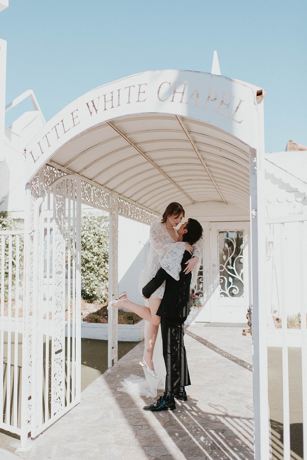 kelsey ethan downtown las vegas a little white chapel elopement plaza hotel neon lights