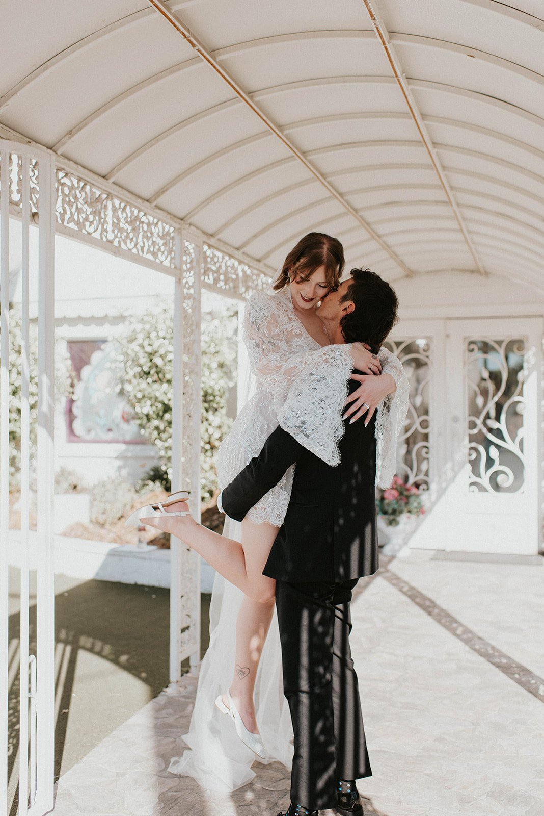 kelsey ethan downtown las vegas a little white chapel elopement plaza hotel neon lights