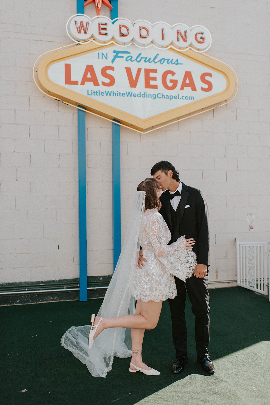 kelsey ethan downtown las vegas a little white chapel elopement plaza hotel neon lights